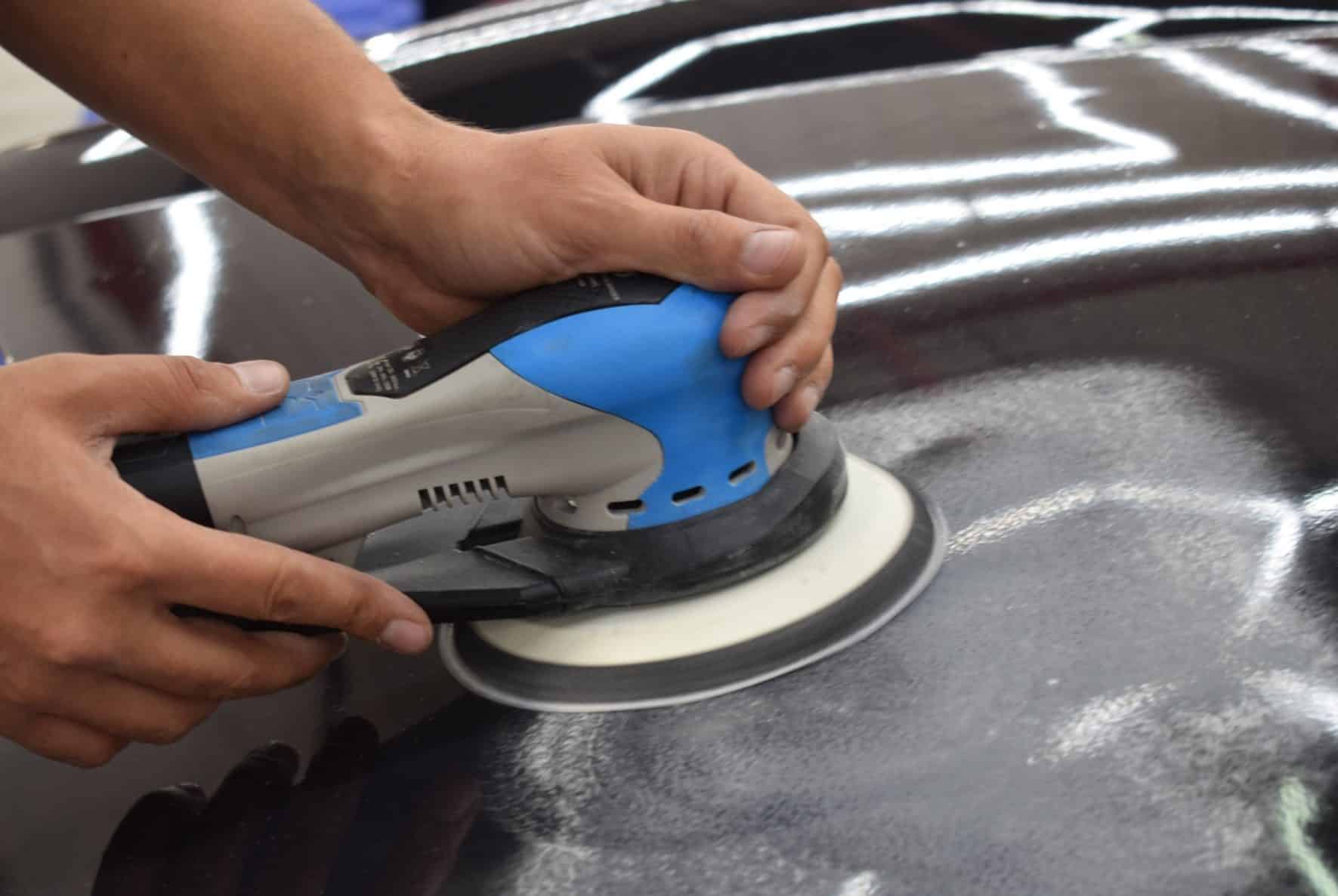 5 Fehler, die Sie beim Polieren Ihres Autos mit einem Politur Auto Produkt vermeiden sollten